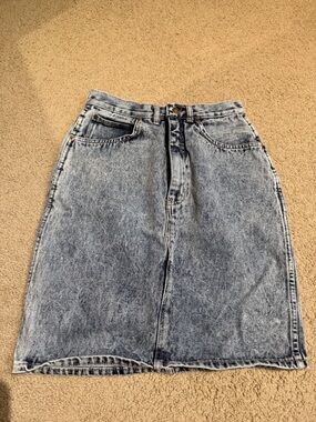 Vintage 80’s/90’s Classic High-Rise Acid Wash Denim Skirt